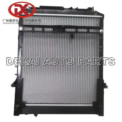 8973710110 radiador de alumínio plástico Isuzu Truck 8971771930 8973874661