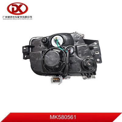 Lâmpada de nevoeiro esquerda adequada para MITSUBISHI MK580561 03-5005L 035005L 214-2051L-UE